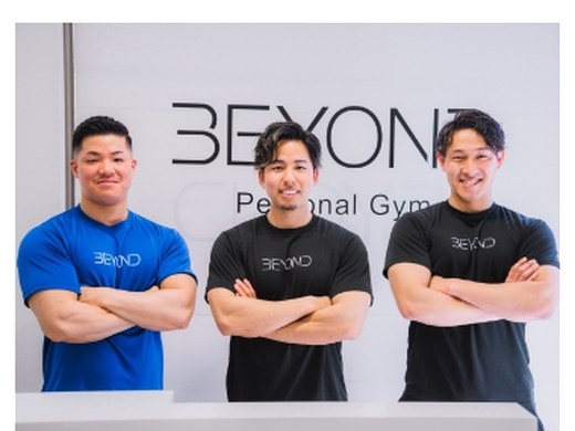 BEYOND博多店のトレーナー